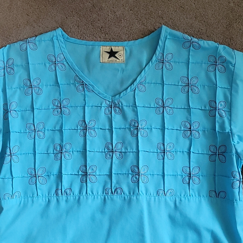 Scrub top - Picture 4 of 5